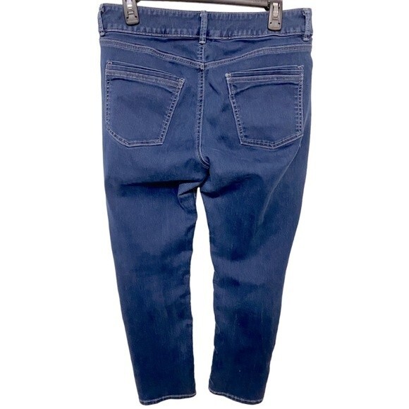 Lee Riders Women’s Petite Jeans - Picture 2 of 6